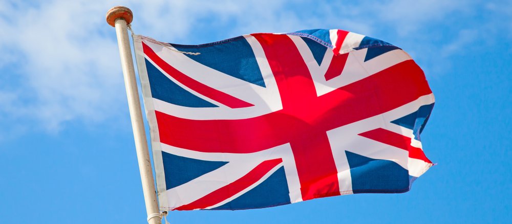 Eine britische Flagge weht im Wind