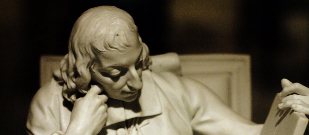 Porzellanstatue des Philosophen Blaise Pascal
