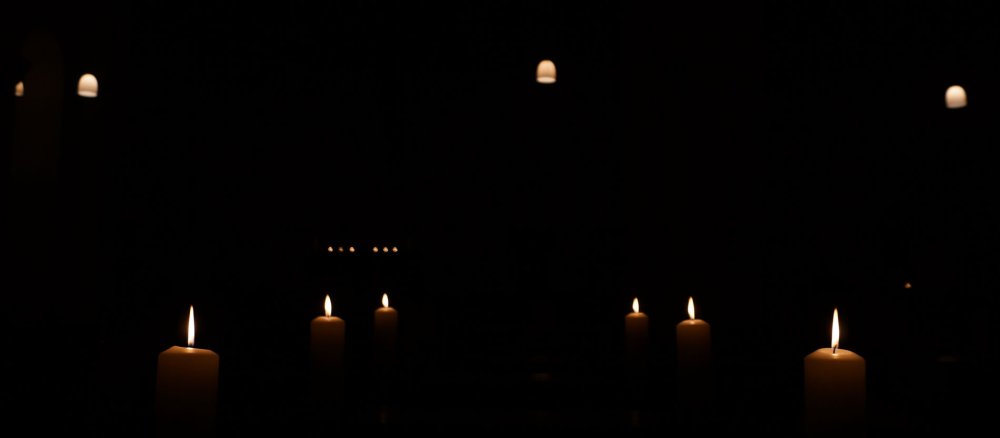 Lichter weisen den Weg auf Weihnachten hin