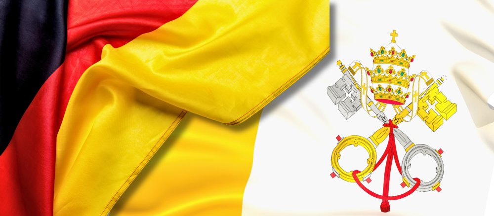 Deutschlandfahne und Vatikanfahne