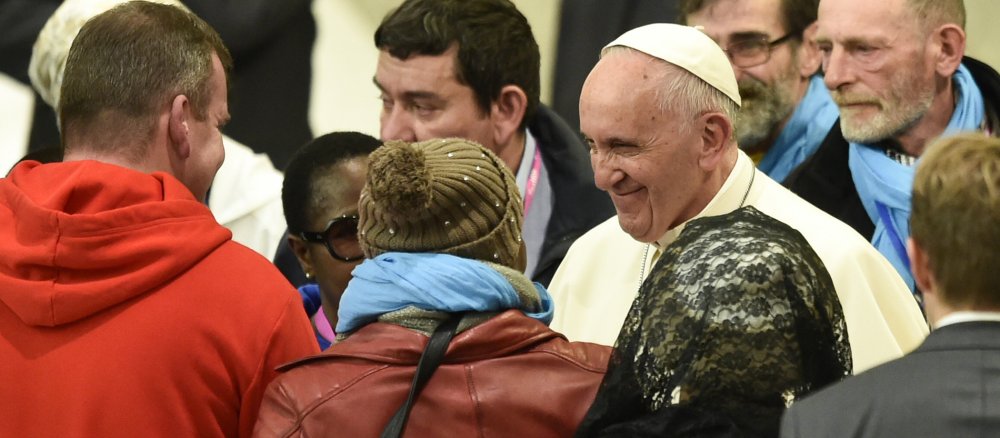 Papst Franziskus empfängt am 11. November 2016 tausende Obdachlose im Vatikan.