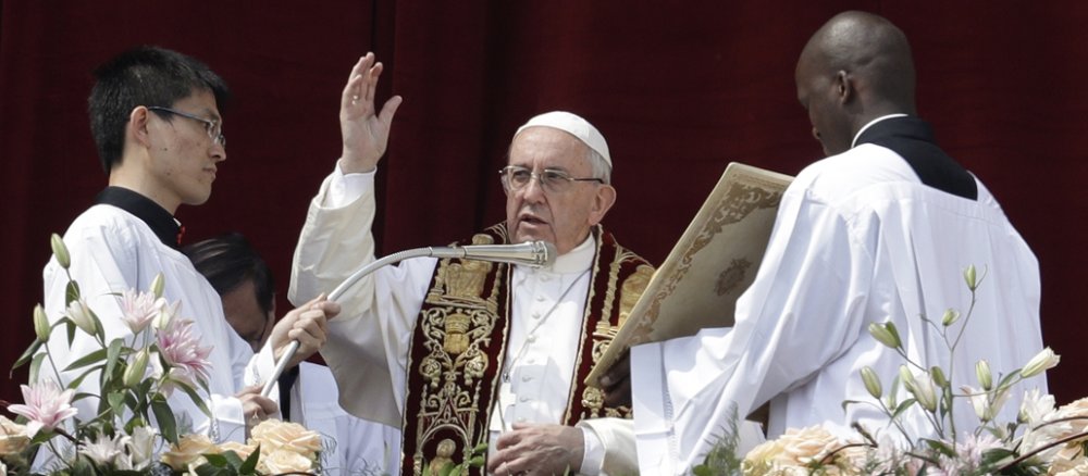 Papst Franziskus erteilt den traditionellen Segen "Urbi et Orbi" an Ostern 2017