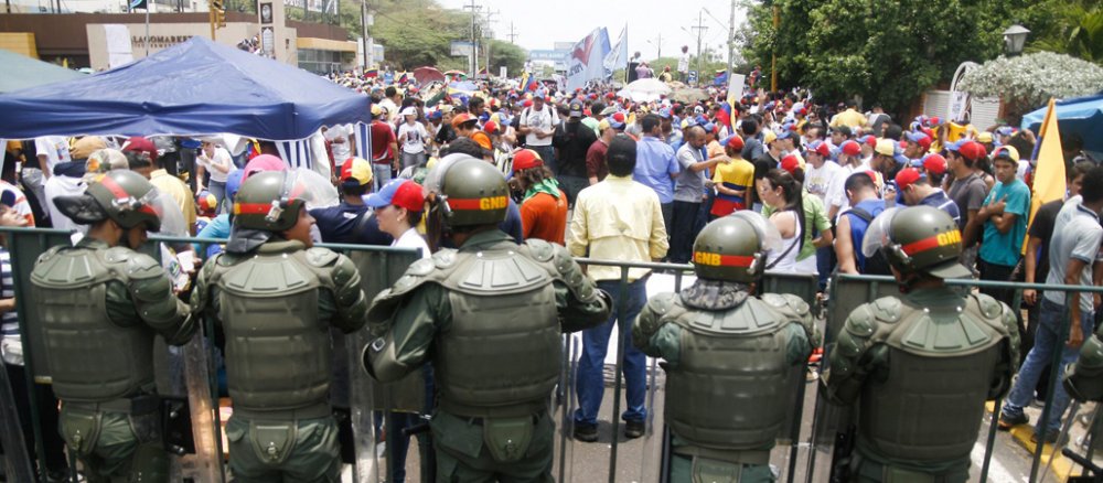 Anhänger des venezuelanischen Oppositionsführer Henrique Capriles protestieren in Maracaibo in Venezuela .