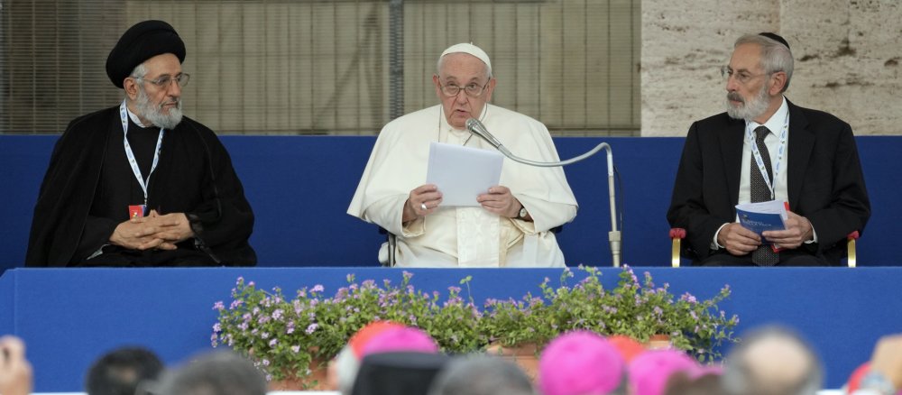 Papst Franziskus mit Religionsvertretern