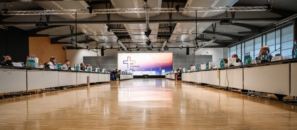 Der Sitzungssaal im Frankfurter Congress Center bei der zweiten Synodalversammlung