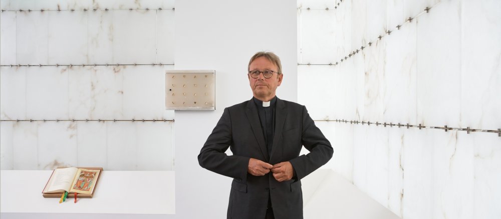 Der Leiter des Kommissariats der deutschen Bischöfe, Prälat Karl Jüsten
