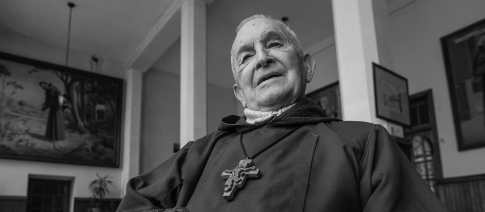 Porträtfoto von Kardinal Luis Pasqual Dri im Kapuzinerhabit