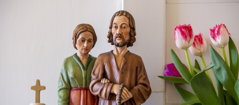 Souvenir-Figuren zeigen Dorothee Wyss und Niklaus von Flüe