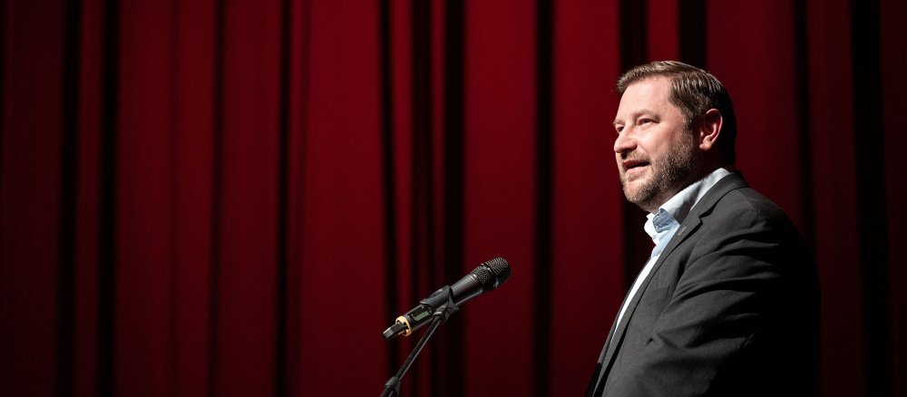Tim Kurzbach (SPD) ist seit 2015 Oberbürgermeister von Solingen. Seit 2014 ist er Vorsitzender des Diözesanrates im Erzbistum Köln.