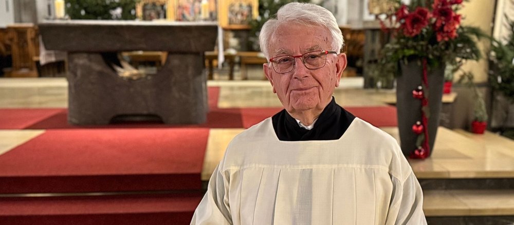 Helmut Kewitsch ist seit 75 Jahre Messdiener in St. Cyriakus in Bottrop.