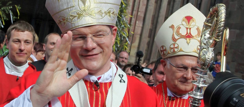 Erzbischof Stephan Burger (vorne) und sein Vorgänger Robert Zollitsch