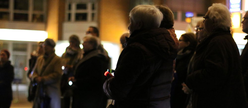 kfd-Frauen fordern bei #MachtLichtAn Reformen in der Kirche