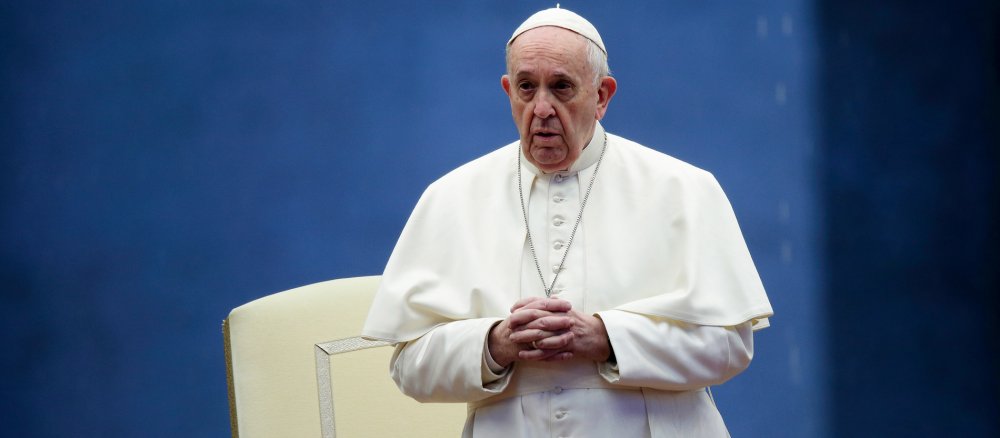 Papst Franziskus betet