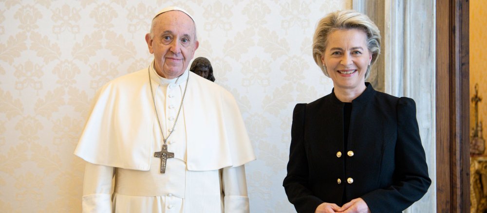 Pope Francis and Ursula von der Leyen.