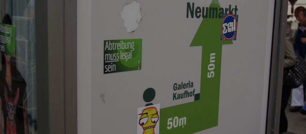 Aufkleber: "Abtreibung muss legal sein."