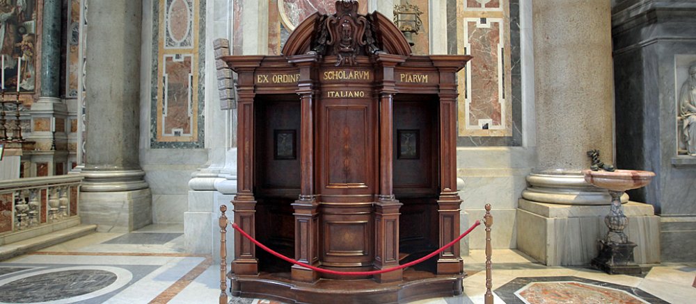 Beichtstuhl im Petersdom