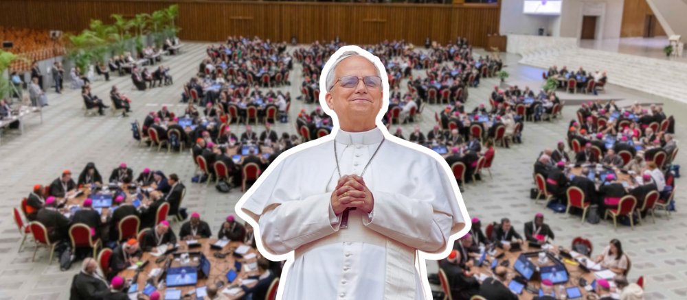 Ein Bild von Papst Leo XIV. vor einem Bild der Weltsynode