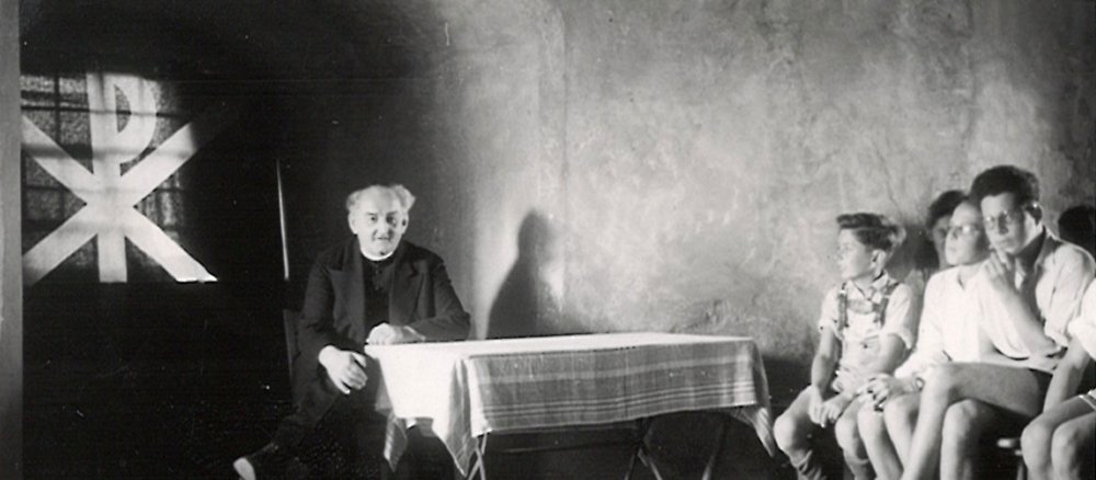 Generalpräses Ludwig Wolker mit Jugendlichen