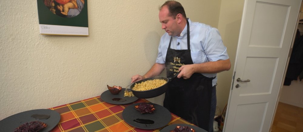 Pfarrer Lars Meiser bei "Das perfekte Dinner"