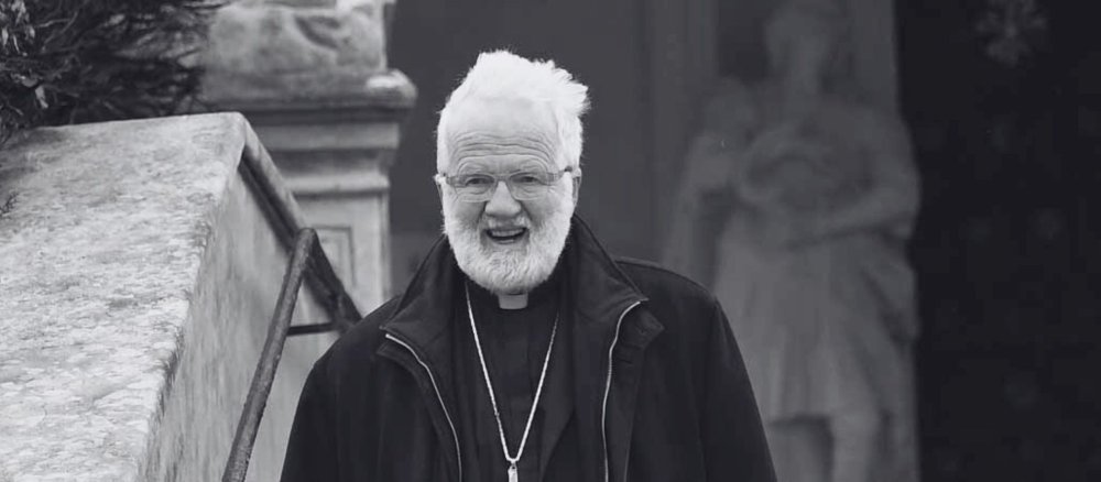 Weihbischof Laun Schwarz-Weiß