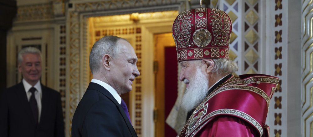 Patriarch Kirill begrüßt den russischen Präsidenten Wladimir Putin