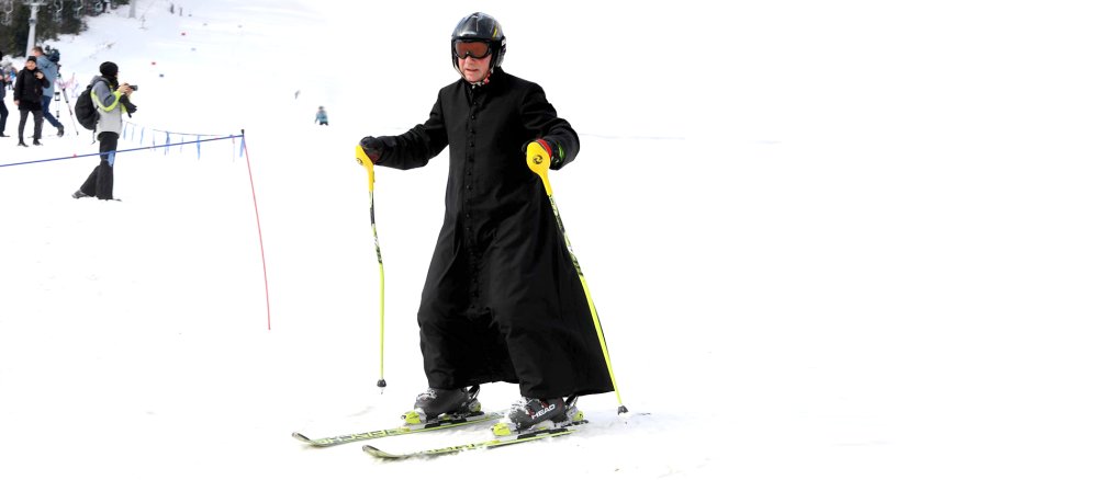 Ski-Meisterschaft, Polen, Wisla, Polnische Priester, Priester auf Skiern,