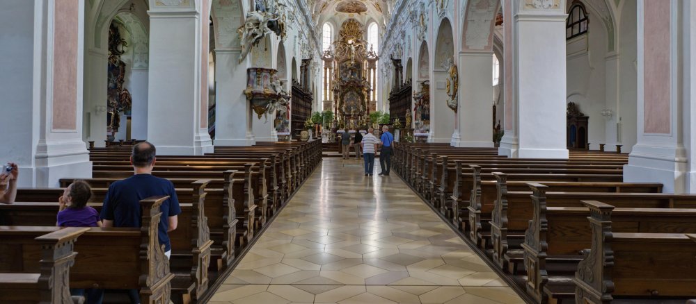 Innenraum der Klosterkirche Sankt Georg