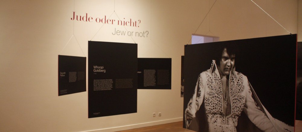 Ein Blick in die Ausstellung "Die ganze Wahrheit … was Sie schon immer über Juden wissen wollten" im Jüdischen Museum Berlin.