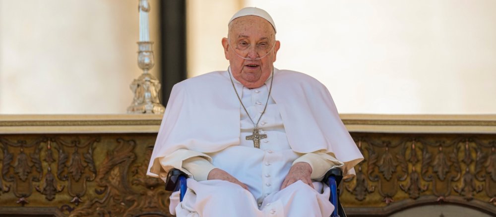 Papst Franziskus nach fast zwei Monaten wieder auf dem Petersplatz