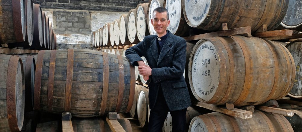 Whiskyvikar Wolfgang F. Rothe in seinem Element