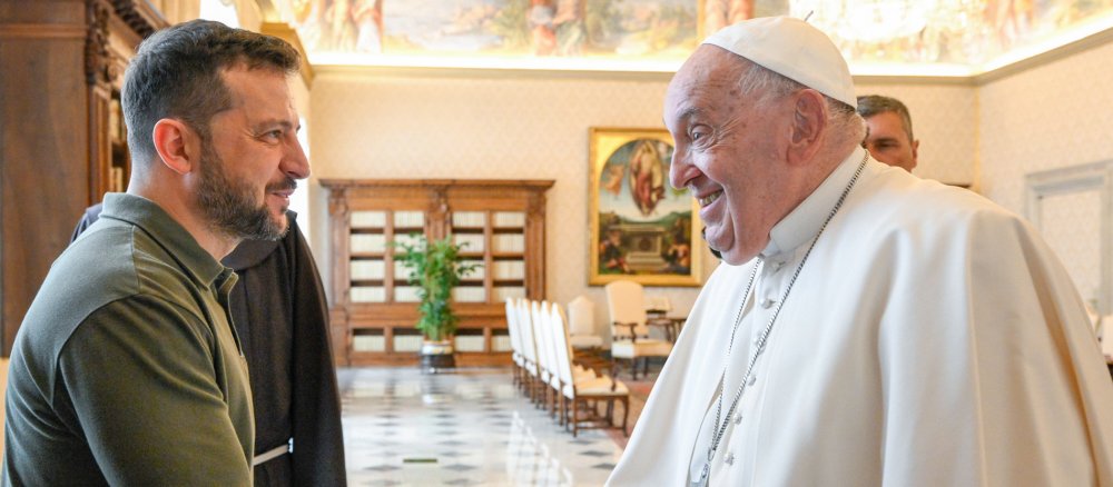 Volodymyr Zelensky visits Pope Francis