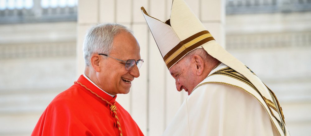 Papst Franziskus und Kardinal Robert Francis Prevost