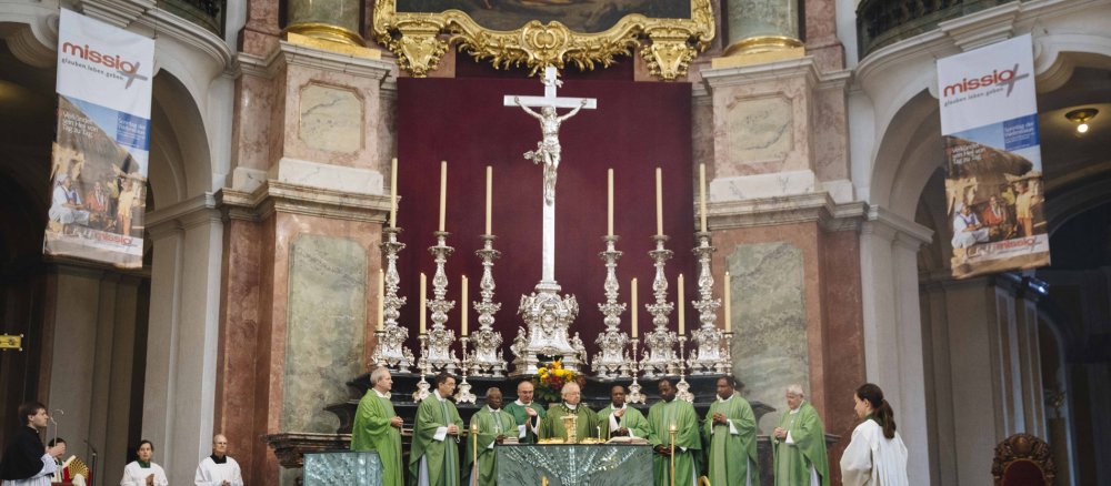 Mit einem feierlichen Gottesdienst wurde in Dresden der Monat der Weltmission 2015 eröffnet.