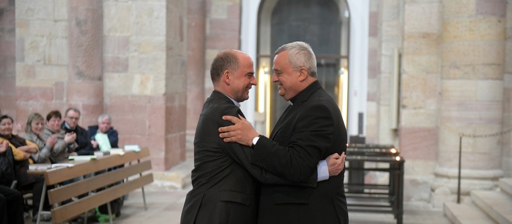 Mit einer Pontifikalvesper wurde der frühere Generalvikar Franz Jung (links) von Bischof Karl-Heinz Wiesemann aus dem Bistum Speyer verabschiedet.