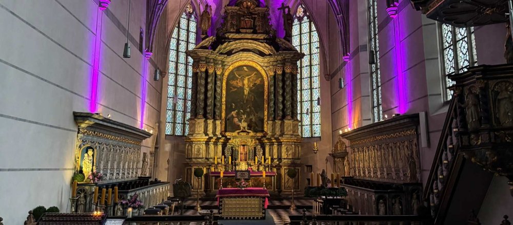 Angrenzend an das Kloster steht die Klosterkirche St. Maria Magdalena, um die sich Bruder Dirk kümmert.
