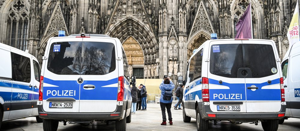 Police personnel carrier in front of the main portal of Cologne Cathedral