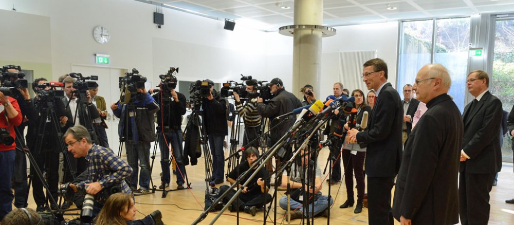 Erzbischof Zollitsch beim Eröffnungsstatememt der Frühjahrs-Vollversammlung der Deutschen Bischöfe 2013 in Trier.