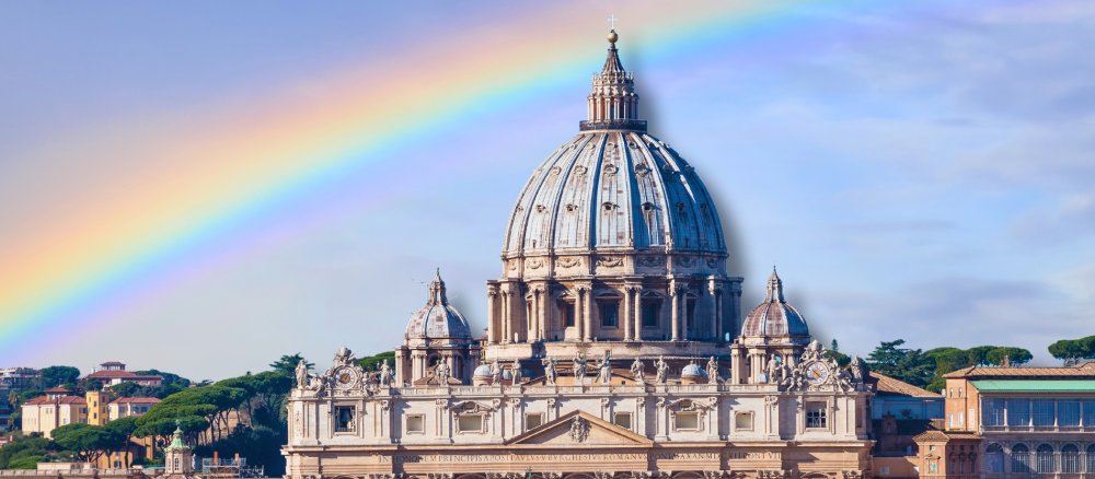Regenbogen über dem Petersdom