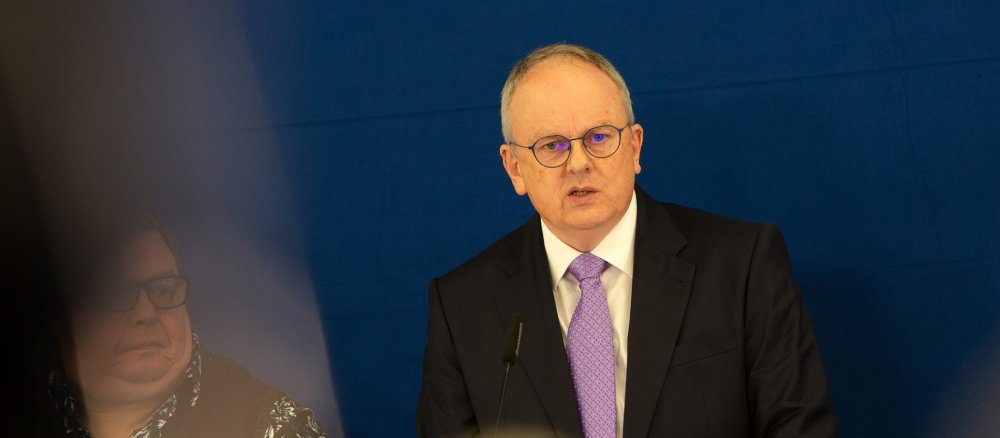 Johannes Norpoth bei einer Pressekonferenz