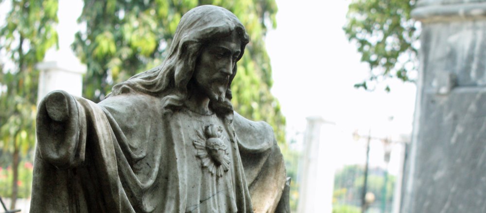 Jesus-Statue ohe Hände