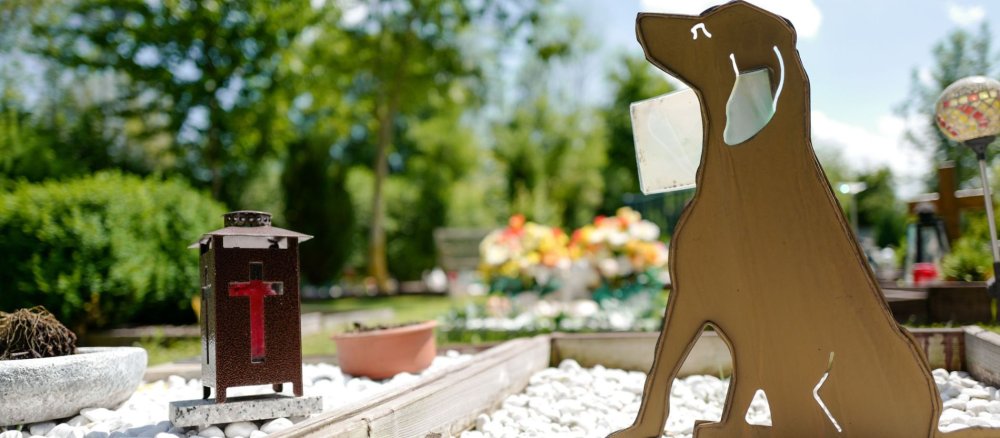 Grave of a dog at a pet cemetery