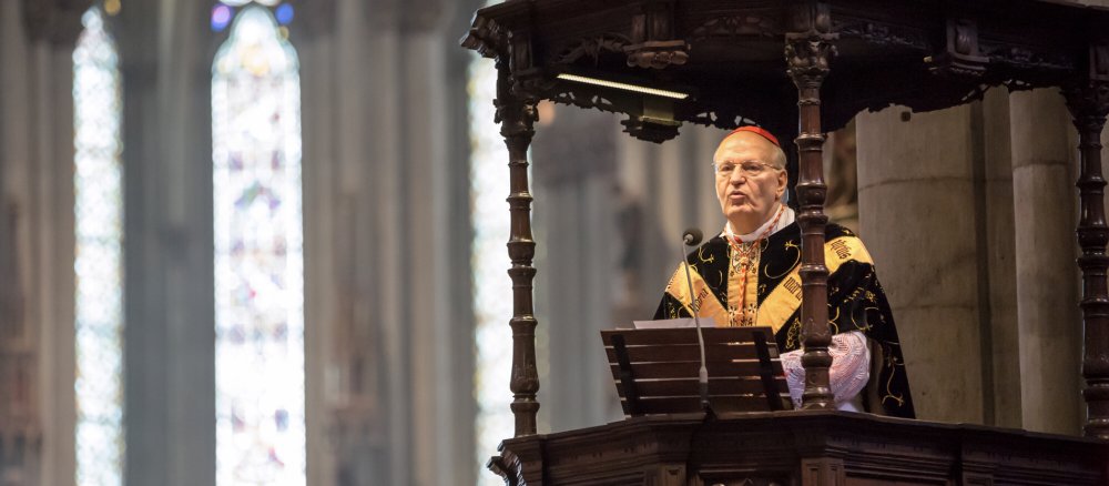 Cardinal Peter Erdö, Archbishop of Esztergom-Budapest, preaches in Cologne Cathedral.