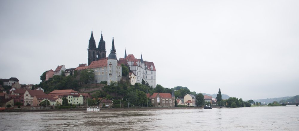 Das Hochwasser der Elbe am 04.06.2013 in Meißen (Sachsen). Der Pegel der Elbe in Meißen lag um 10:00 Uhr bei 8,00 Meter. Nach Prognosen soll der Pegelstand noch weiter steigen.