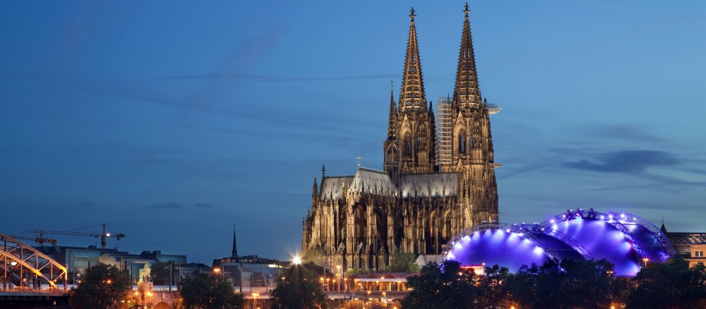 Der Kölner Dom bei Nacht.