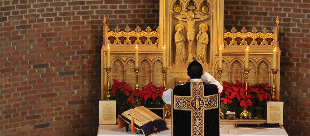 Die traditionalistische Piusbruderschaft zelebriert die Messe nach dem alten Ritus.