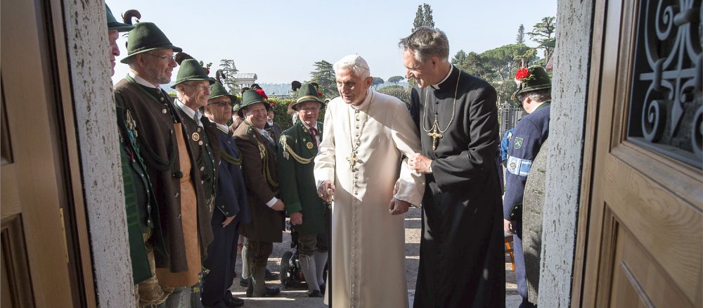 Benedikt XVI. empfängt bayerische Gäste im Vatikan.