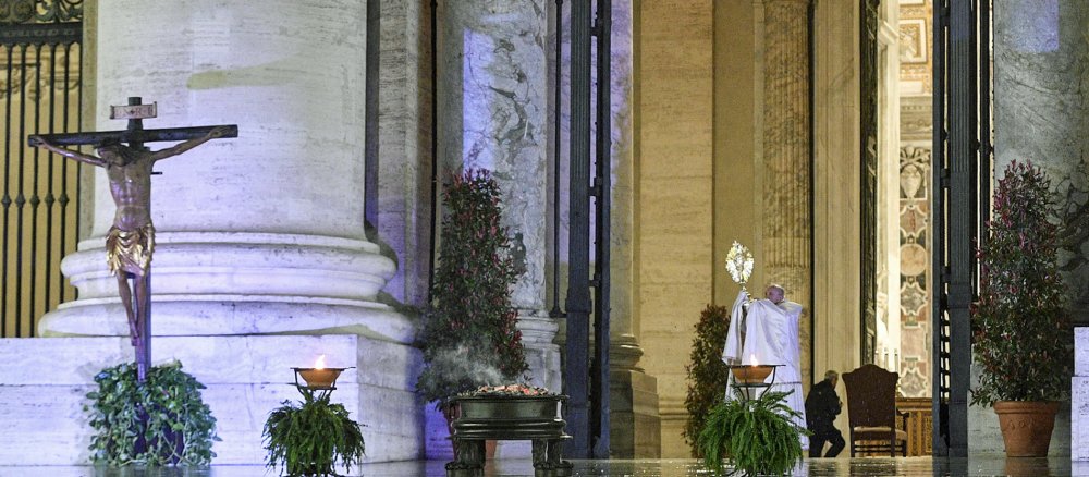 Papst Franziskus spendet den Segen "Urbi et orbi" gegen die Corona-Pandemie