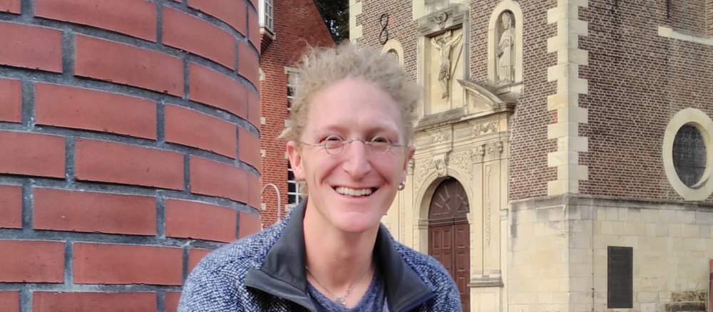 Pastoralreferent Daniel Gewand auf dem Coesfelder Marktplatz