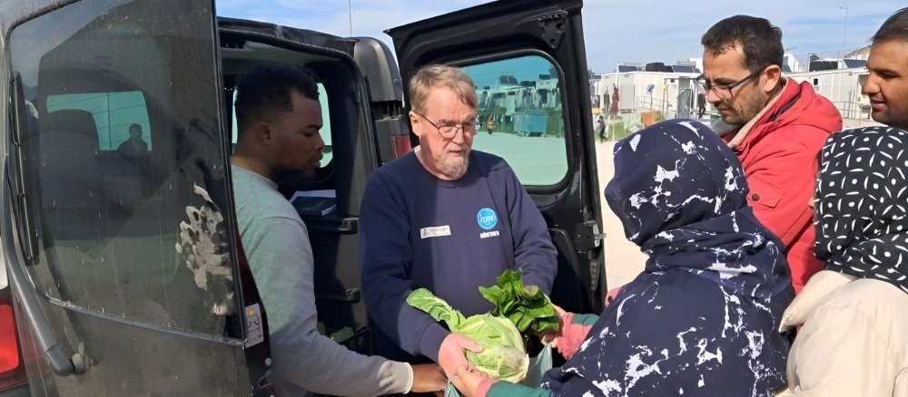 Diakon Günther Jäger auf Lesbos mit Flüchtlingen