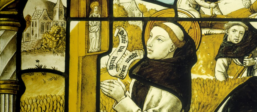 Ein Mönch betet auf einem Feld einem Christus-Schrein zugewandt, während seine Mitbrüder die Ernte einholen.